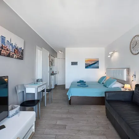 Apartment Flores 407