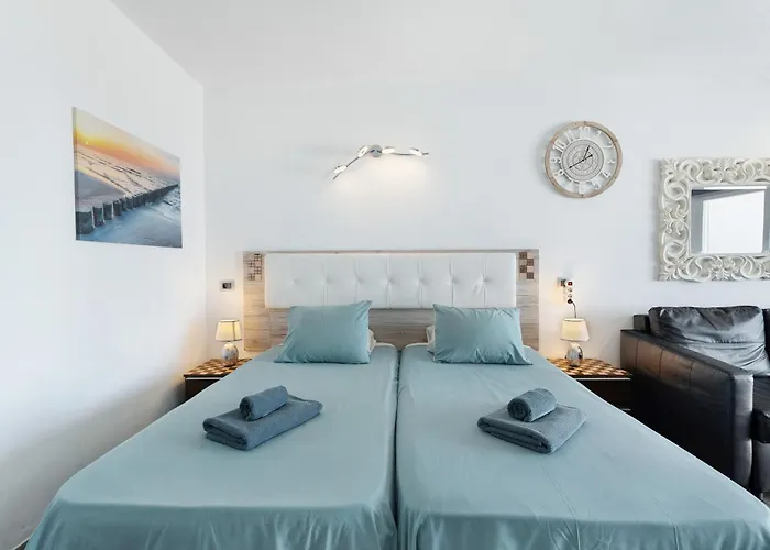 Flores 407 * Playa Feñabe