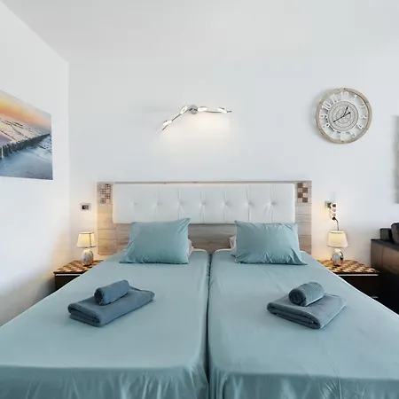 Flores 407 * Playa Feñabe