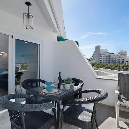 Flores 407 * Playa Feñabe